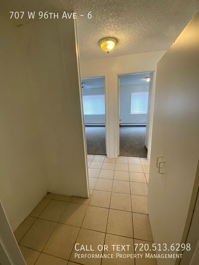 Foto del edificio - 707 W 96th Ave