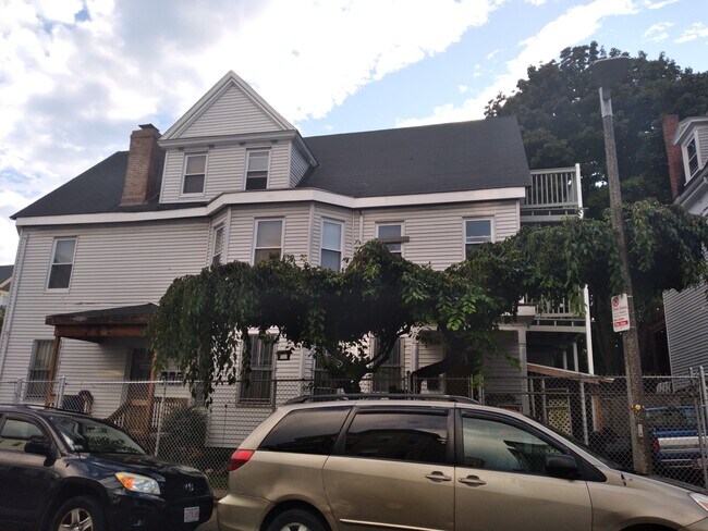 Building Photo - 175 Hamilton St