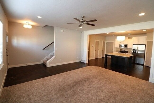 Foto del edificio - GORGEOUS TOWNHOME FOR RENT IN EAGLE MOUNTA...