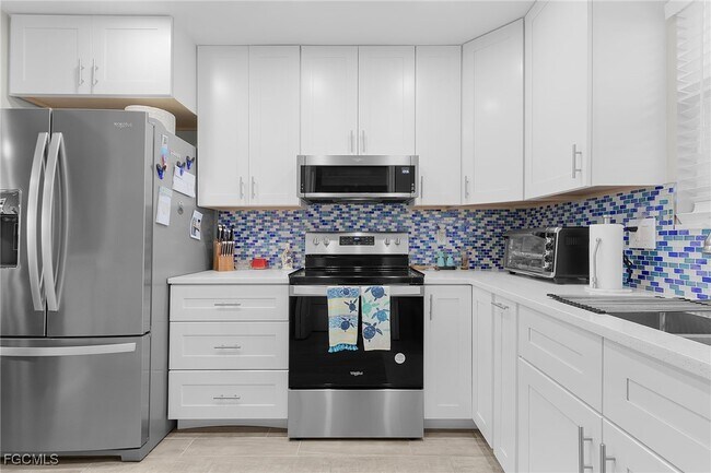 Foto del edificio - 1714 Bikini Ct