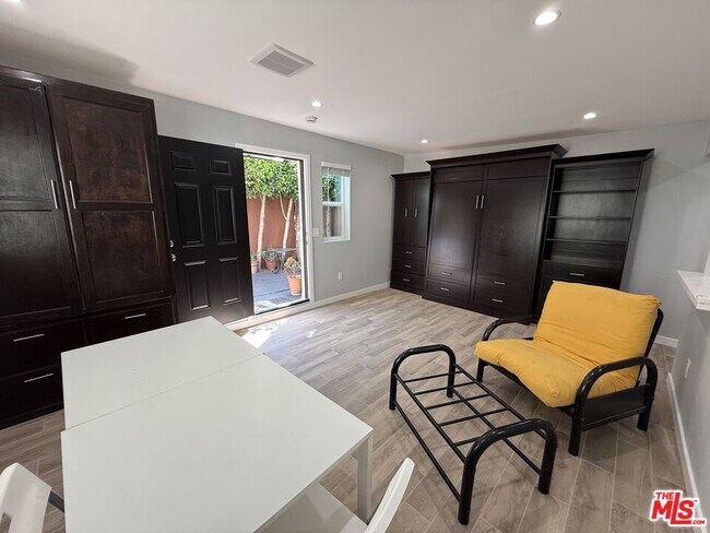 Foto del edificio - 4084 Creed Ave