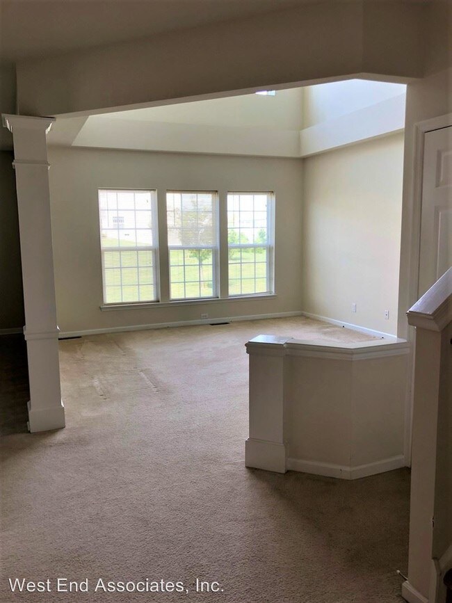 Building Photo - 3 br, 2.5 bath House - 1452 Waterbury Court