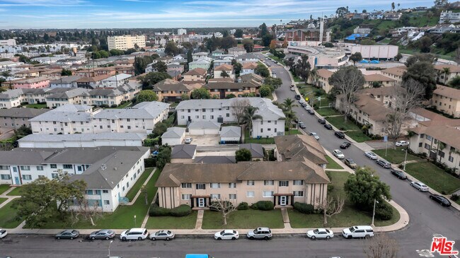 Foto del edificio - 4086 Abourne Rd