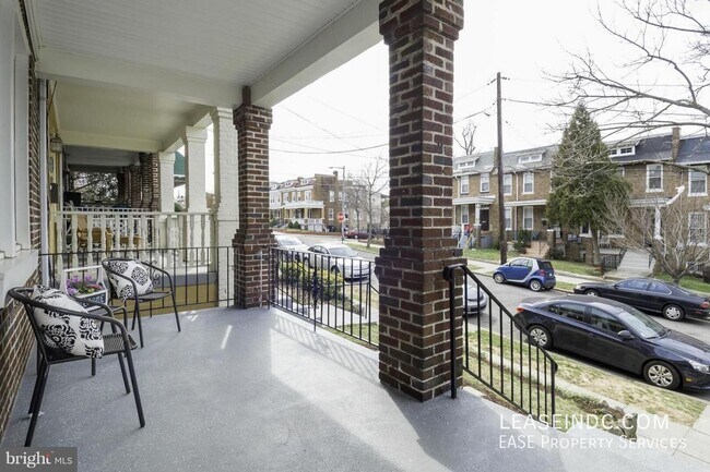 Foto del edificio - 4707 9th St NW