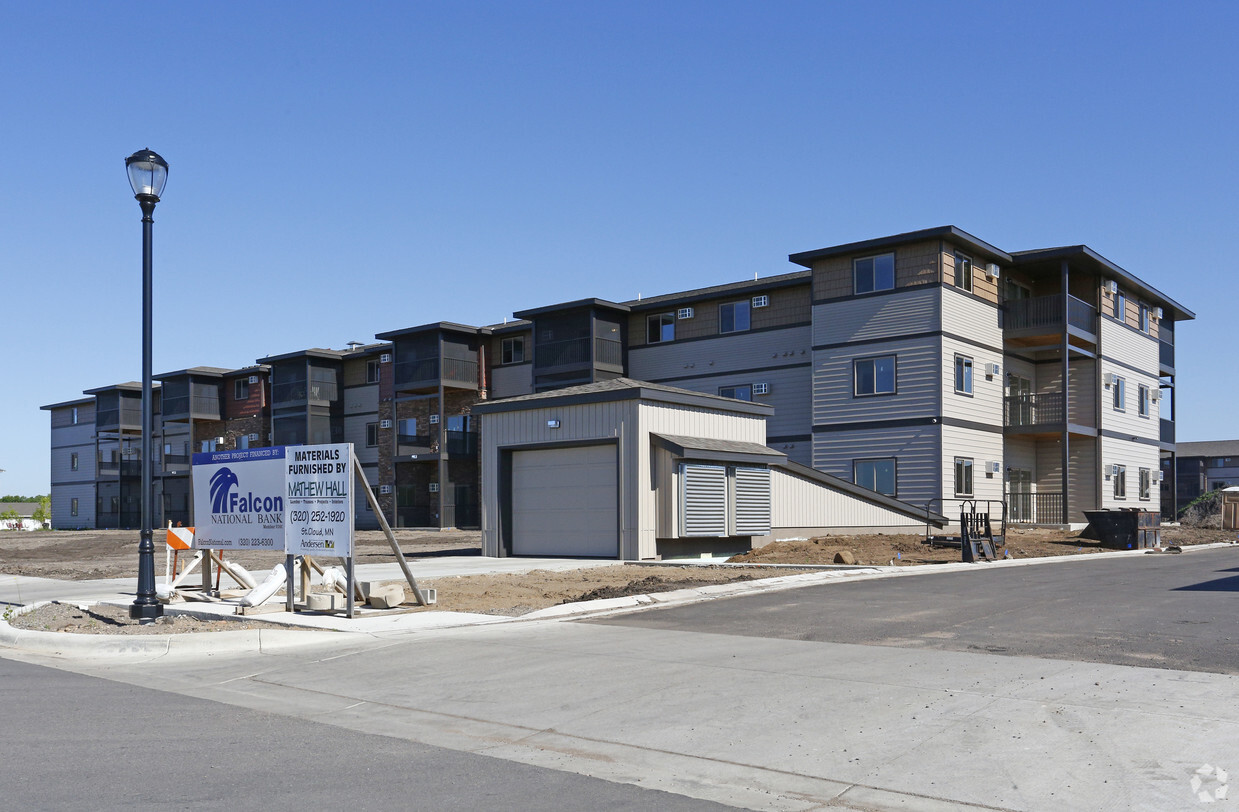 Building Photo - Grandview Crossings