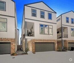 Building Photo - 800 W Donovan St