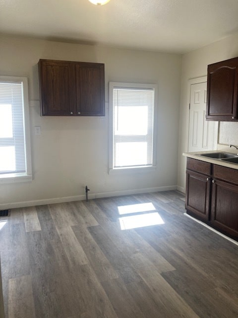 Building Photo - 627 Fairholm Ave