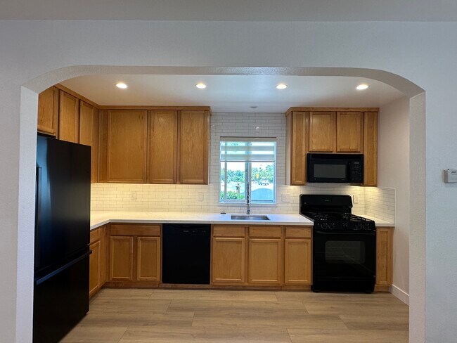 Building Photo - 6101 Adelaide Ave