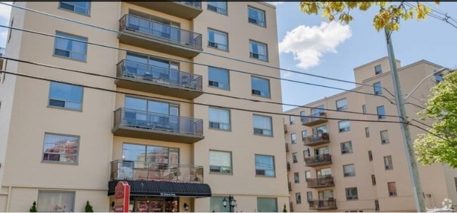 Building Photo - South Grand Apartments