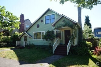 Building Photo - 3235 NE 51st Ave