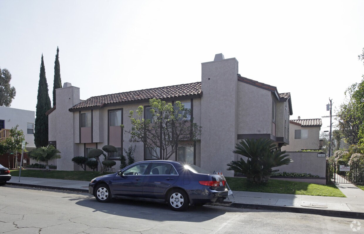 Foto del edificio - 340 E Wilshire Ave