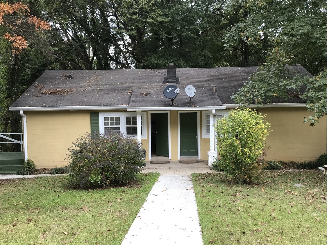 709 Ford Pl, Scottdale, GA 30079 Townhome Rentals in Scottdale GA