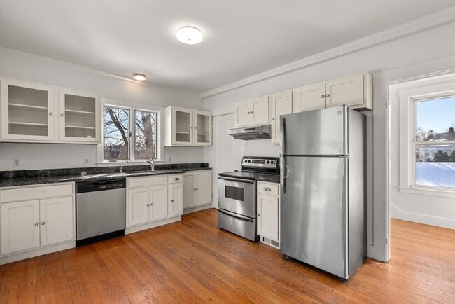 Building Photo - 36 Sewall St