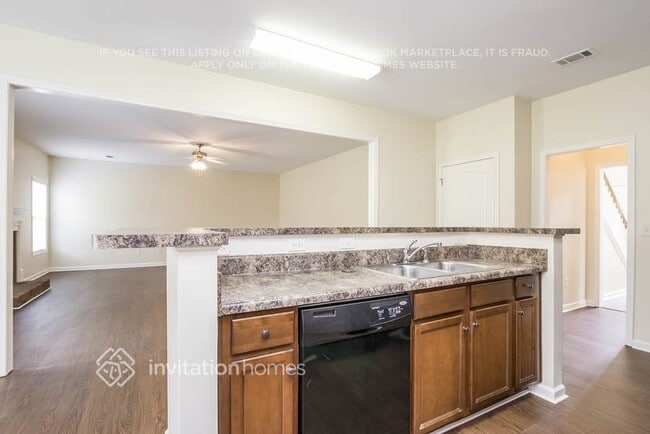 Building Photo - 372 Kyles Cir