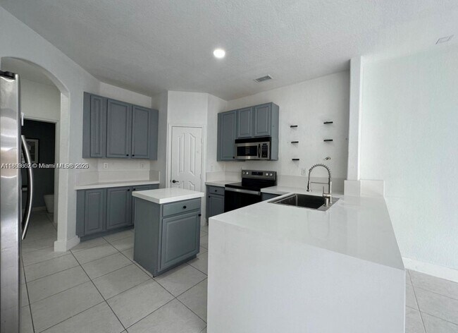Foto del edificio - 8042 NW 114th Pl