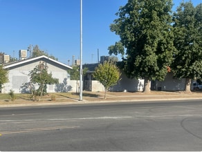 Building Photo - 927 S Thorne Ave