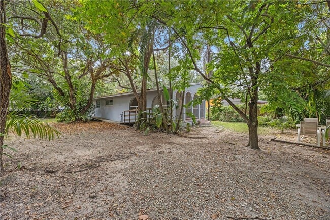 Building Photo - 7041 SW 63rd Ct
