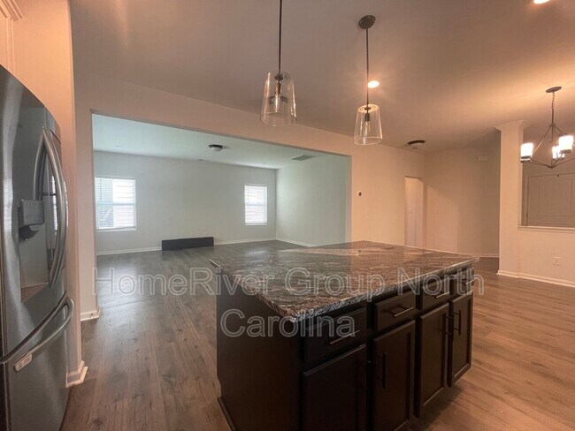 Building Photo - 2322 Marthas Ridge Dr