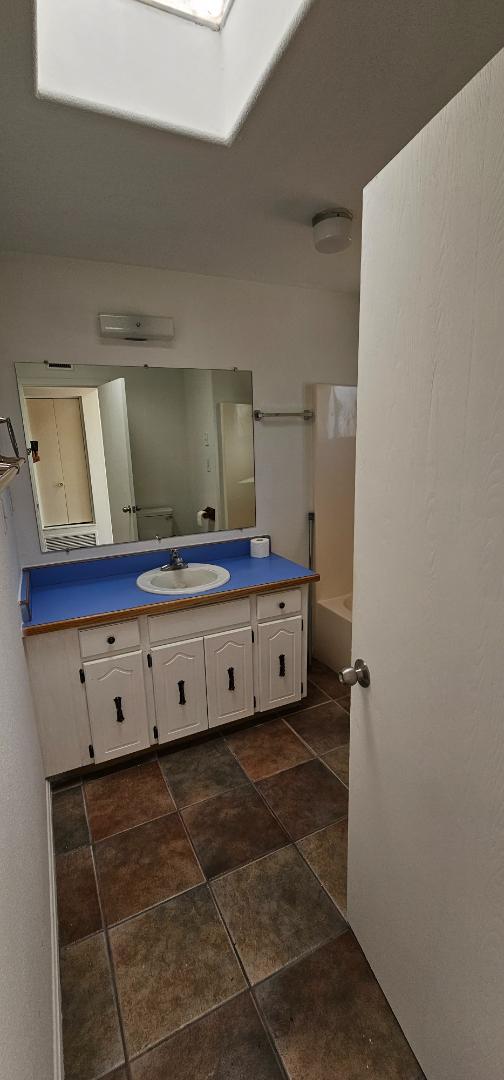 Foto del edificio - 2064 N Willow Ave