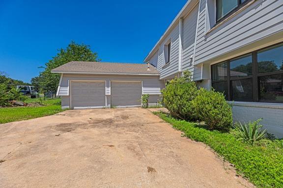 Foto del edificio - 8524 Dryfield Dr