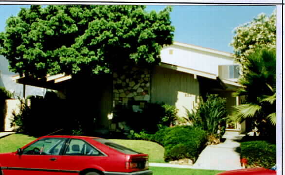 Building Photo - 833 9th St