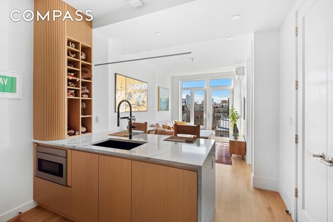 Foto del edificio - 183 McGuinness Blvd