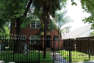 Building Photo - 2908 Truxillo St