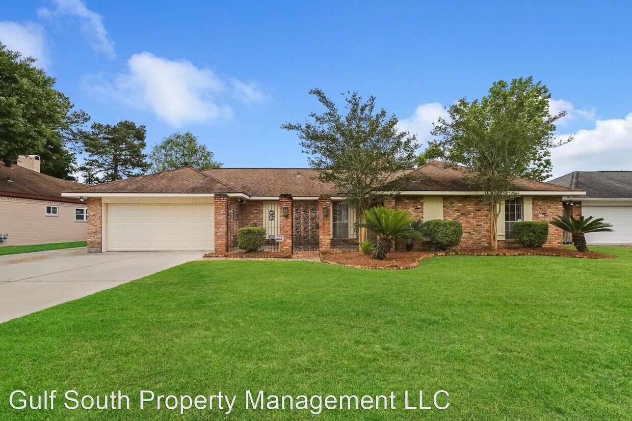 4 br, 3 bath House 1557 Maplewood Drive House for Rent in Slidell