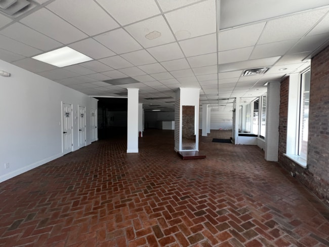 Building Photo - 703 S Madison St