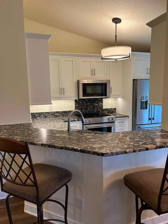 Foto del edificio - 3566 Blue Jay Way