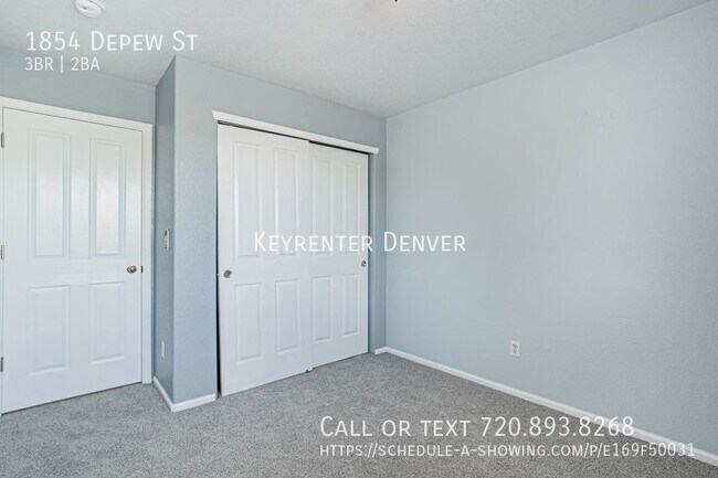 Building Photo - Charming townhome moments from all that Ed...