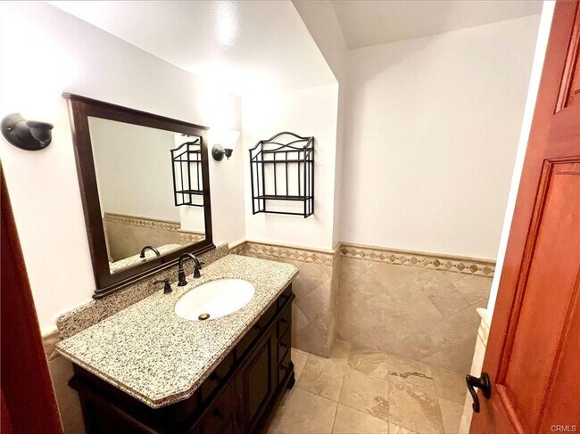 Foto del edificio - 22640 Crespi St