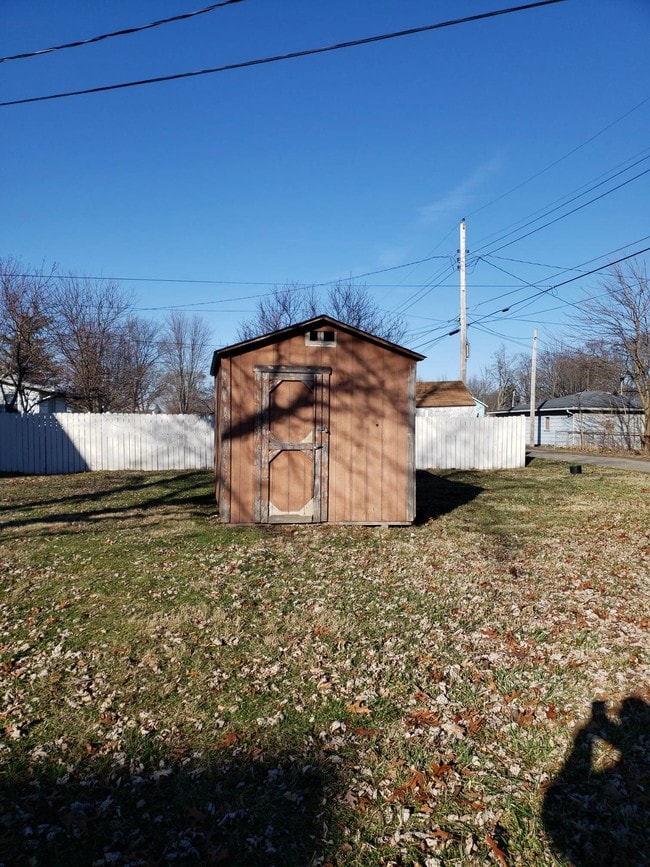 Building Photo - 3038 E Lynn St