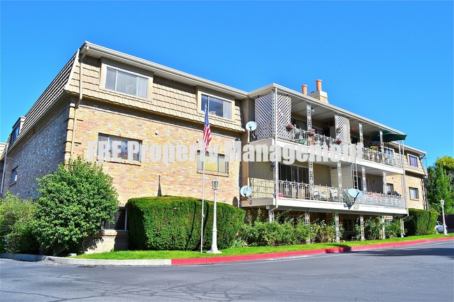 Building Photo - 2220 E Murray Holladay Rd
