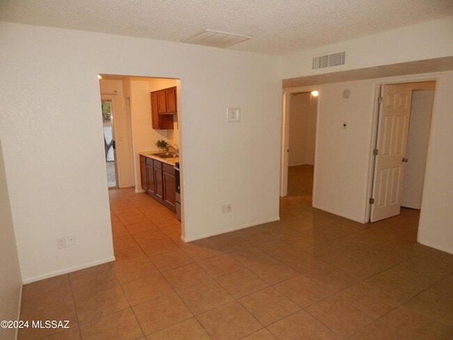 Foto del edificio - 1238 E 24th St