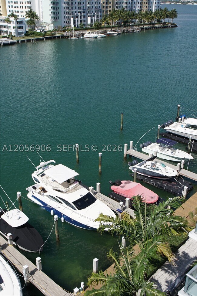 Foto del edificio - 7928 East Dr