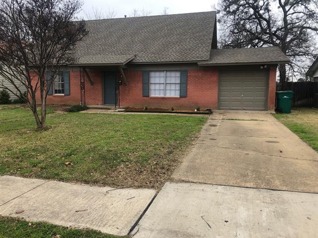 Primary Photo - 1131 Pebblebrook Dr