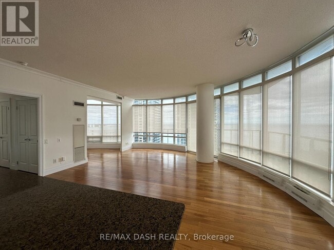 Photo du bâtiment - 15 Windermere Ave