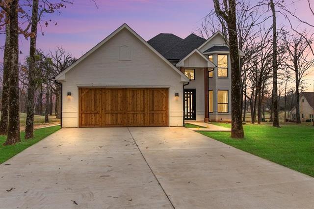 Primary Photo - 137 Colonial Dr