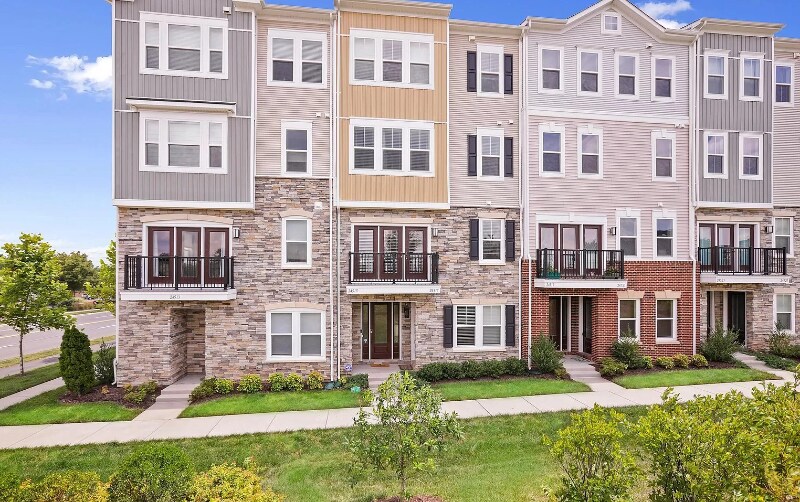 24521 Glenville Grv Ter, Aldie, VA 20105 Townhome Rentals in Aldie VA