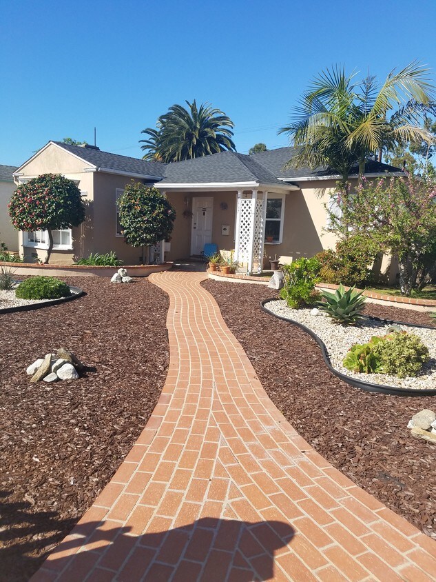 Foto principal - 8437 Naylor Ave