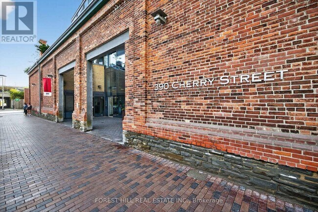 Building Photo - 390-2390 Cherry St