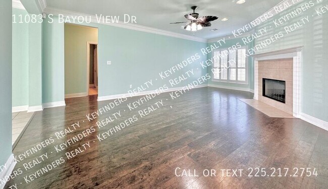 Foto del edificio - 11083 S Bayou View Dr
