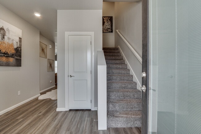 Foto del edificio - 2641 Cedar Tree Rd