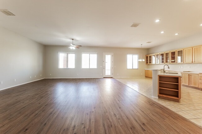 Building Photo - 5560 W Crystal Rain Pl