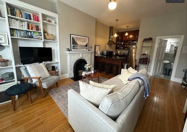 Building Photo - 656 Tremont St