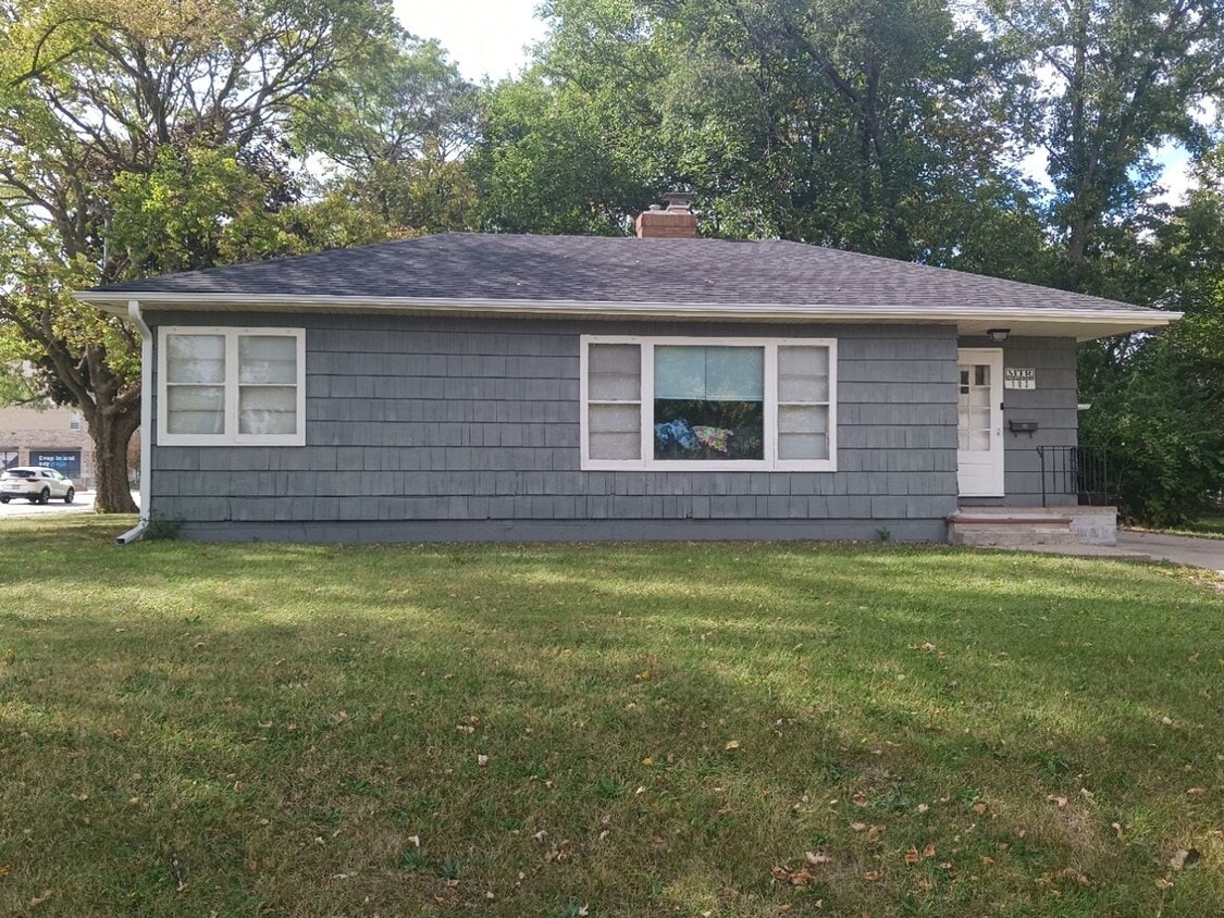 Primary Photo - 103 N Wilmoth Ave