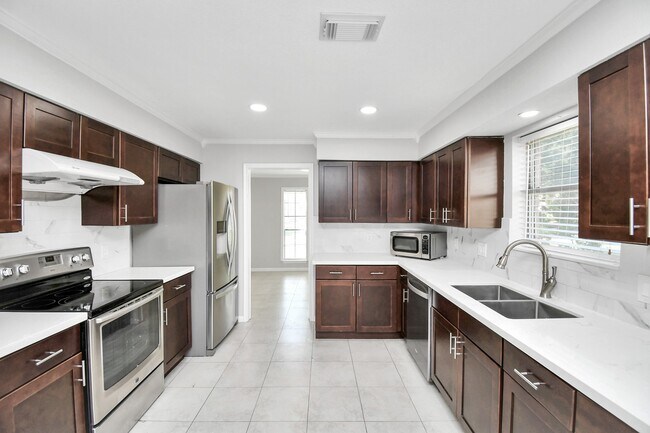 Foto del edificio - 315 Muirwood Ln