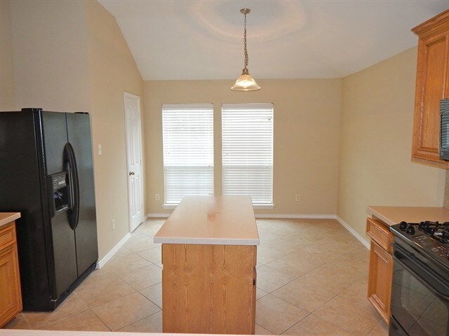 Foto del edificio - 860 Rock Harbor Ln