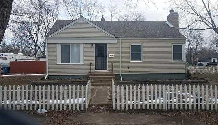 Primary Photo - 4424 E 11th Ave